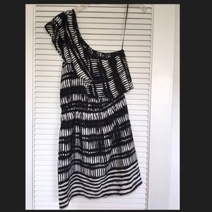 One shoulder black dress!